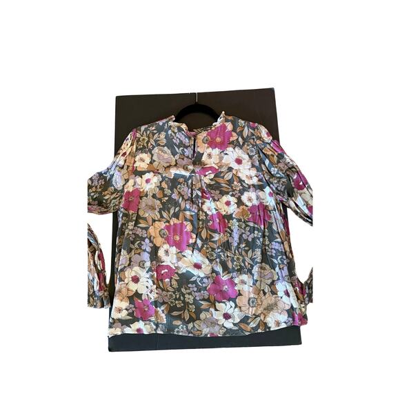 Floral Embroidered Top by Savanna Jane - Picture 4 of 4